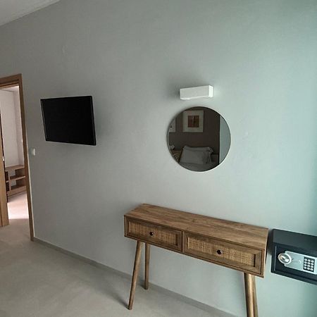 Ninemia Beach Hotel & Suites Agia Marina Buitenkant foto